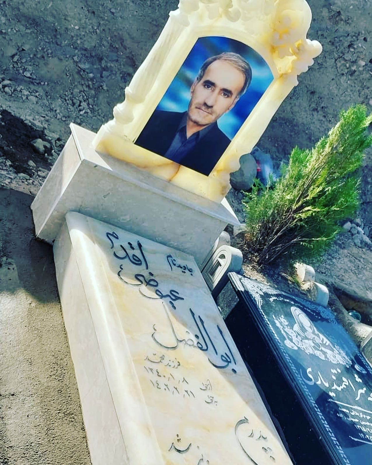 بهترین تولیدی سنگ مزار در مرند